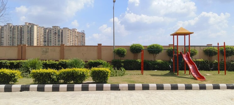 Garden, shree-energy-classic-homes 3 Bedroom 638 Sq.Ft. Apartment In Raj Nagar Extension Ghaziabad 9262957