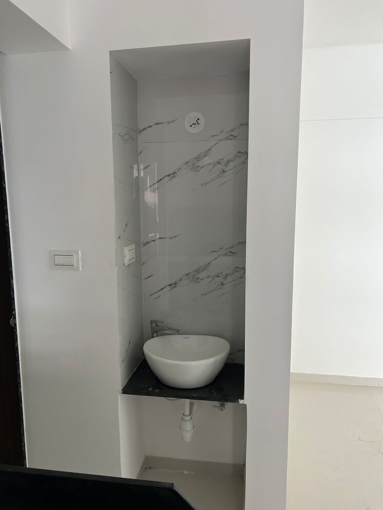 Bathroom, sonigara-estilo 3 Bedroom 950 Sq.Ft. Apartment In Tathawade Pune 9263029