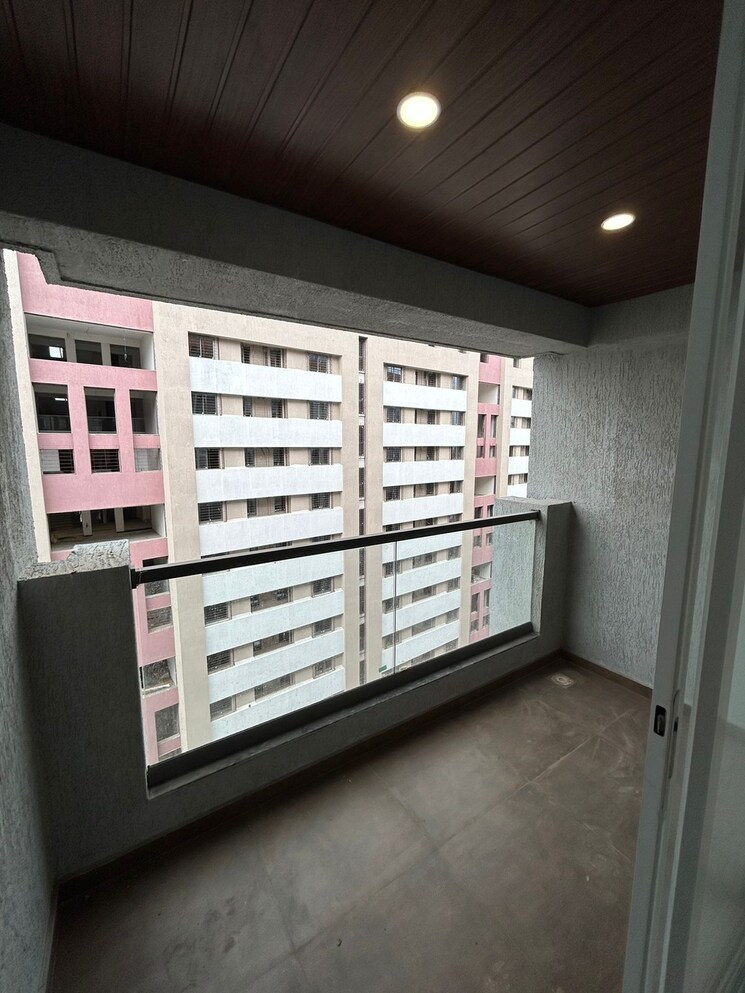 Balcony, sonigara-estilo 2 Bedroom 750 Sq.Ft. Apartment In Tathawade Pune 9263109
