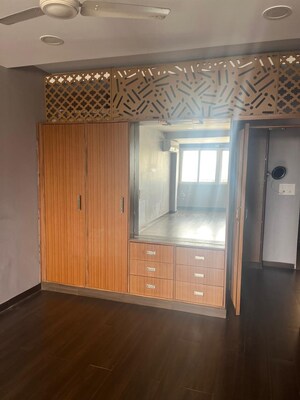 Room in 4 BHK Apartment at Adarsh Crystal, Cambridge Layout – for Sale