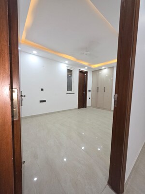 Room in 3 BHK Independent House at Saket – for Sale