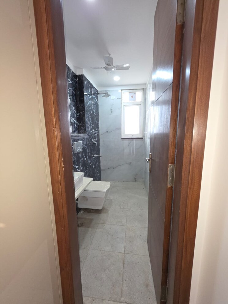 Bathroom, saket 3 Bedroom 1500 Sq.Ft. Independent House In Saket Delhi 9263122