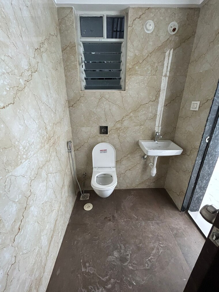 Bathroom, sonigara-estilo 2 Bedroom 757 Sq.Ft. Apartment In Tathawade Pune 9263127