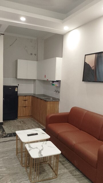 Living Room in 1.5 BHK Builder Floor at Sector 57 – for Rent