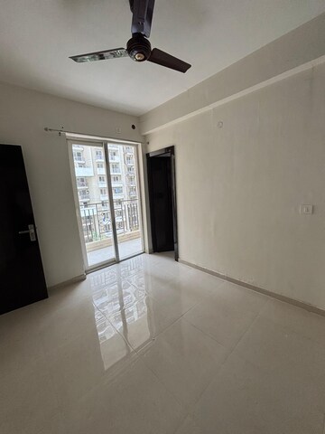 Room in 2 BHK Apartment at Signature The Millennia 2, Sector 37d – for Rent