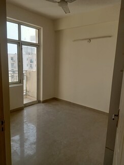 2 BHK + Pooja Room Apartment For Sale in Shree Vardhman Mantra