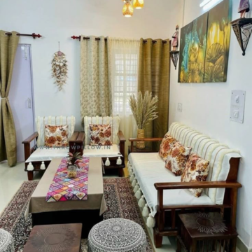 Living Room in 2 BHK Builder Floor at Sector 76 – for Sale