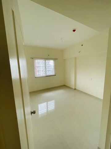 Room in 2 BHK Apartment at Avon Vista, Balewadi – for Rent