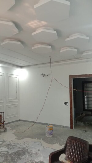 Living Room in 3 BHK Builder Floor at Nehru Nagar ii – for Sale