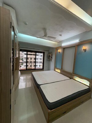 Bedroom in 2 BHK Apartment at Santacruz West – for Rent