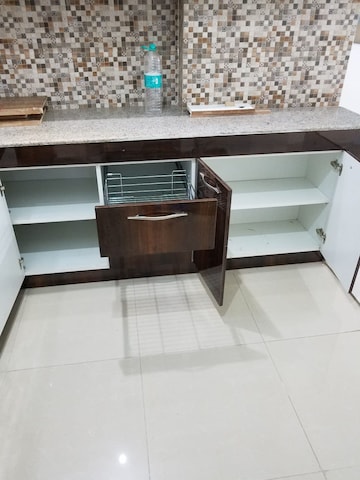 Furnished Amenities in 2 BHK Apartment at Supertech Cape Town, Sector 74 – for Rent