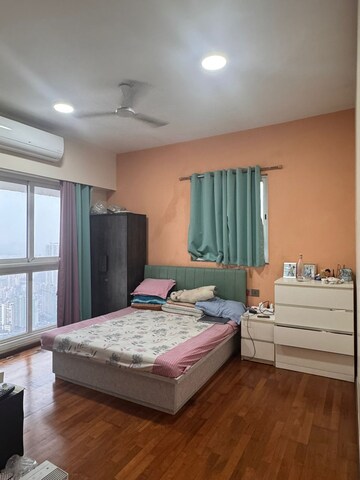 Bedroom in 2 BHK Apartment at Omkar Alta Monte, Malad East – for Rent