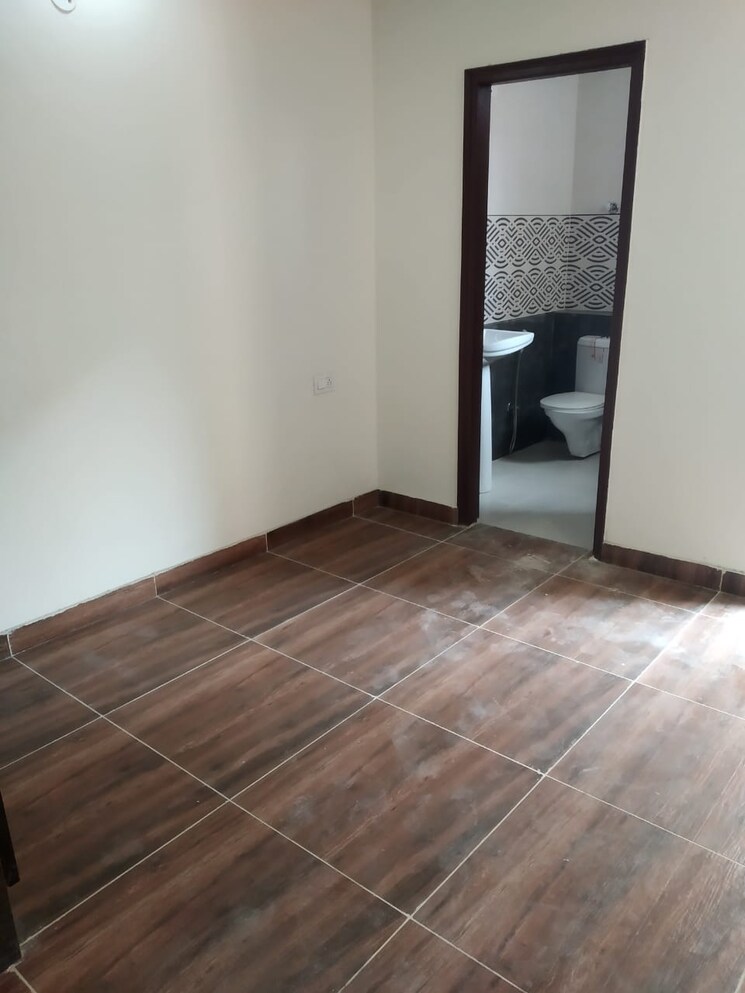 Room, sector 4 1 Bedroom 815 Sq.Ft. Independent House In Sector 4 Gurgaon 9263273