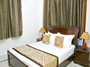 1 BHK Independent House For Rent in Sector 4