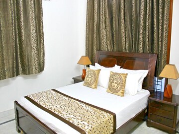 1 BHK Independent House For Rent in Sector 4