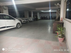 Parking in 1 BHK Independent House at Sector 4 – for Rent