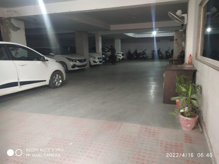  Parking, sector 4 1 Bedroom 815 Sq.Ft. Independent House In Sector 4 Gurgaon 9263273