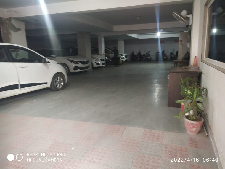  Parking, sector 4 1 Bedroom 815 Sq.Ft. Independent House In Sector 4 Gurgaon 9263273