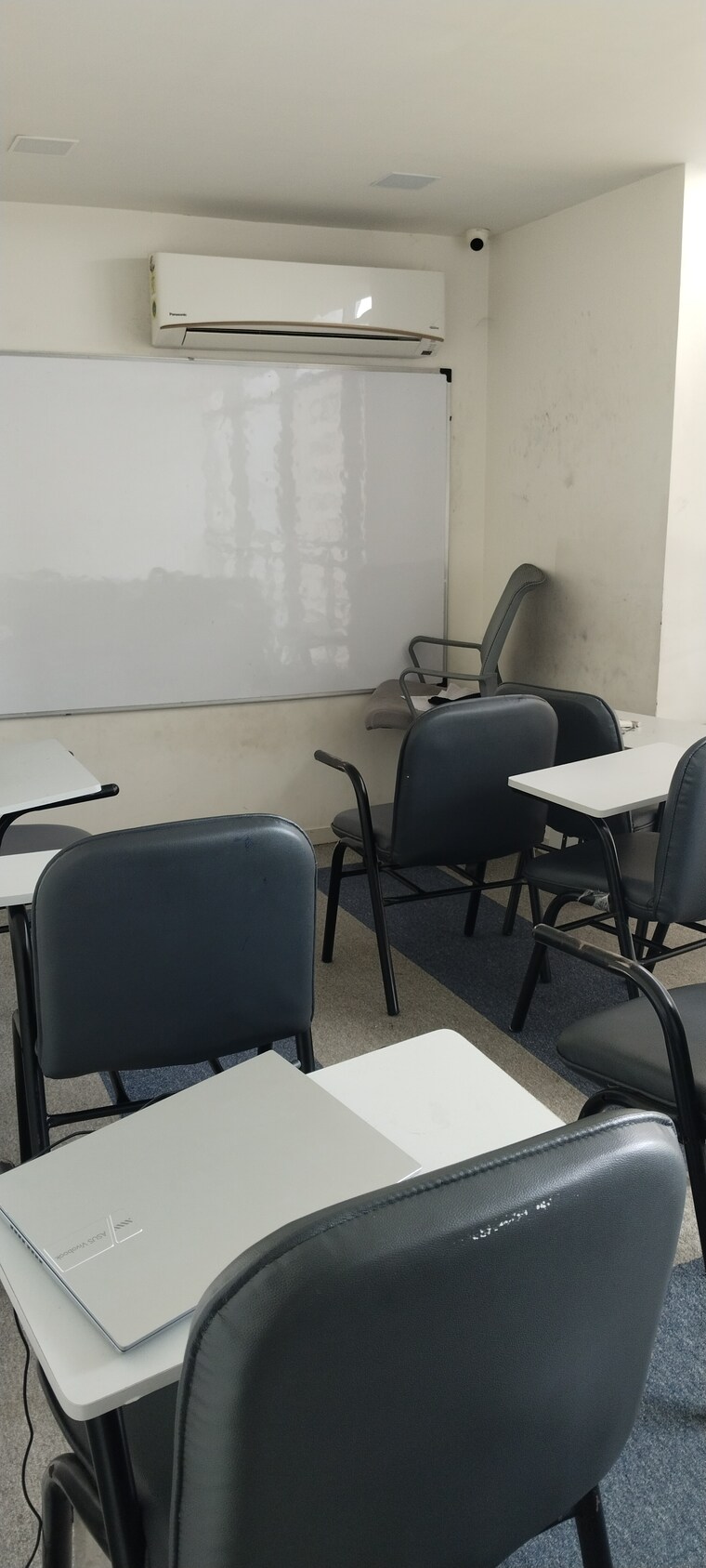 Team Area, ambawadi Commercial Office Space 1830 Sq.Ft. In Ambawadi Ahmedabad 9263299