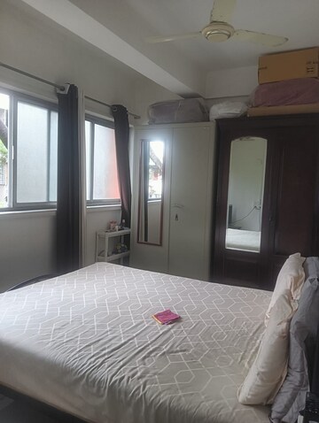 Bedroom in 1 BHK Apartment at Khar West – for Rent