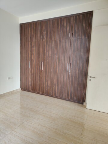 Room in 3.5 BHK Apartment at BPTP Park Prime, Sector 66 – for Rent