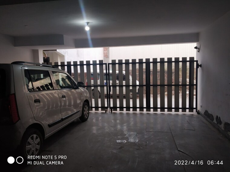  Parking, sector 4 1 Bedroom 946 Sq.Ft. Independent House In Sector 4 Gurgaon 9263288