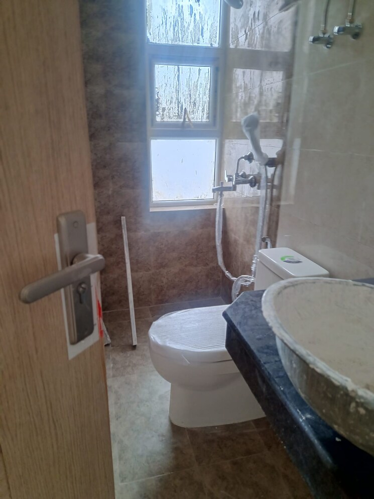 Bathroom, slf-anushree 3 Bedroom 1614 Sq.Ft. Apartment In Sector 75 Faridabad 9263289