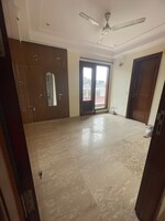 6 BHK + Pooja Room,Study Room 325 Sq.Yd. Apartment in Defence Colony 