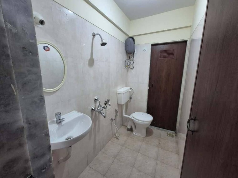 Bathroom, kopar khairane Pg For Boys & Girls In Kopar Khairane 9263311