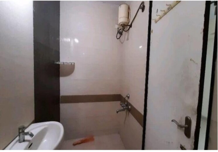 Bathroom, sukhwani-palm-breeze 2 Bedroom 950 Sq.Ft. Apartment In Pimple Saudagar Pune 9263136