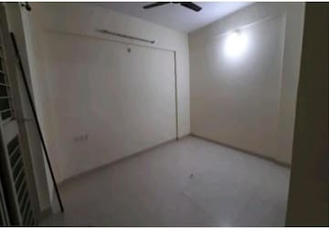 Room in 2 BHK Apartment at Sukhwani Palm Breeze, Pimple Saudagar – for Rent