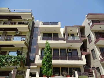 1 BHK Independent House For Rent in Sector 4
