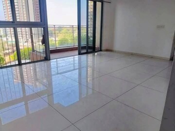 Room in 1 BHK Apartment at Amanora Adreno Towers, Hadapsar – for Sale
