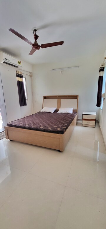 Bedroom in 2 BHK Apartment at Vastrapur – for Rent