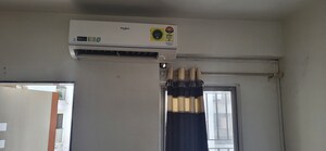 Furnished Amenities in 2 BHK Apartment at Vastrapur – for Rent