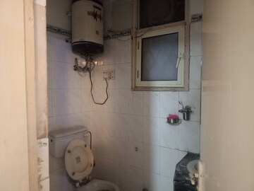 Bathroom in 2 BHK Builder Floor at Ardee Mall, Sector 52 – for Sale