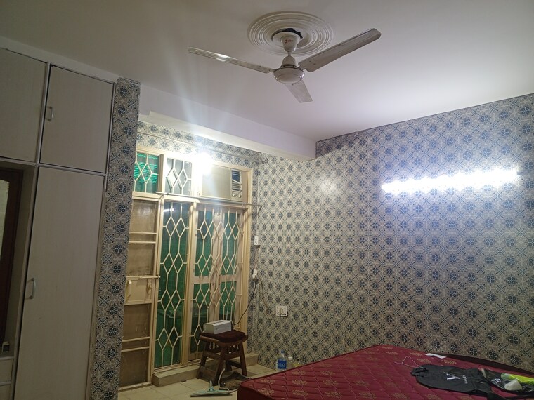 Room, ardee-mall 2 Bedroom 192 Sq.Yd. Builder Floor In Sector 52 Gurgaon 9263367