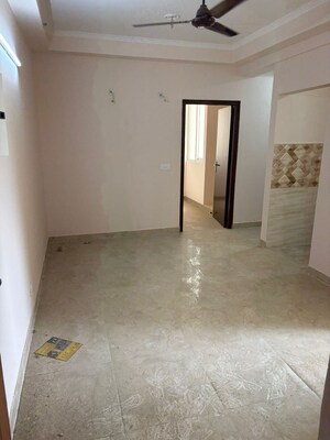 Room in 2 BHK Apartment at Amrapali Golf Homes, Sector 4 Greater Noida – for Sale