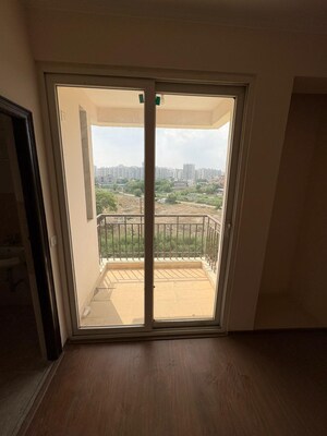 Room in 2 BHK Apartment at Amrapali Golf Homes, Sector 4 Greater Noida – for Sale