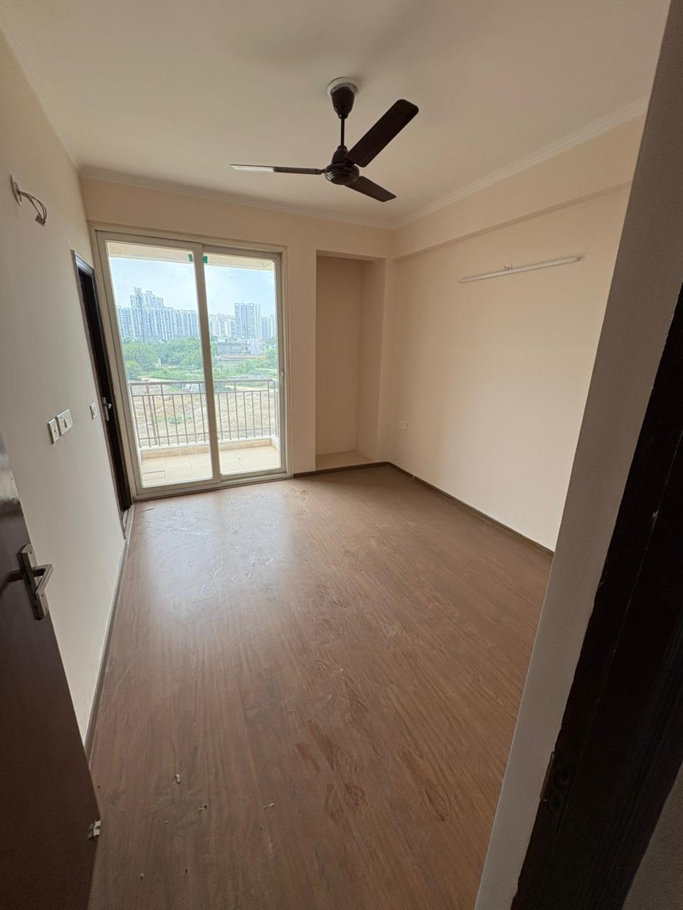 2 BHK + Study Room Apartment For Sale in Amrapali Golf Homes