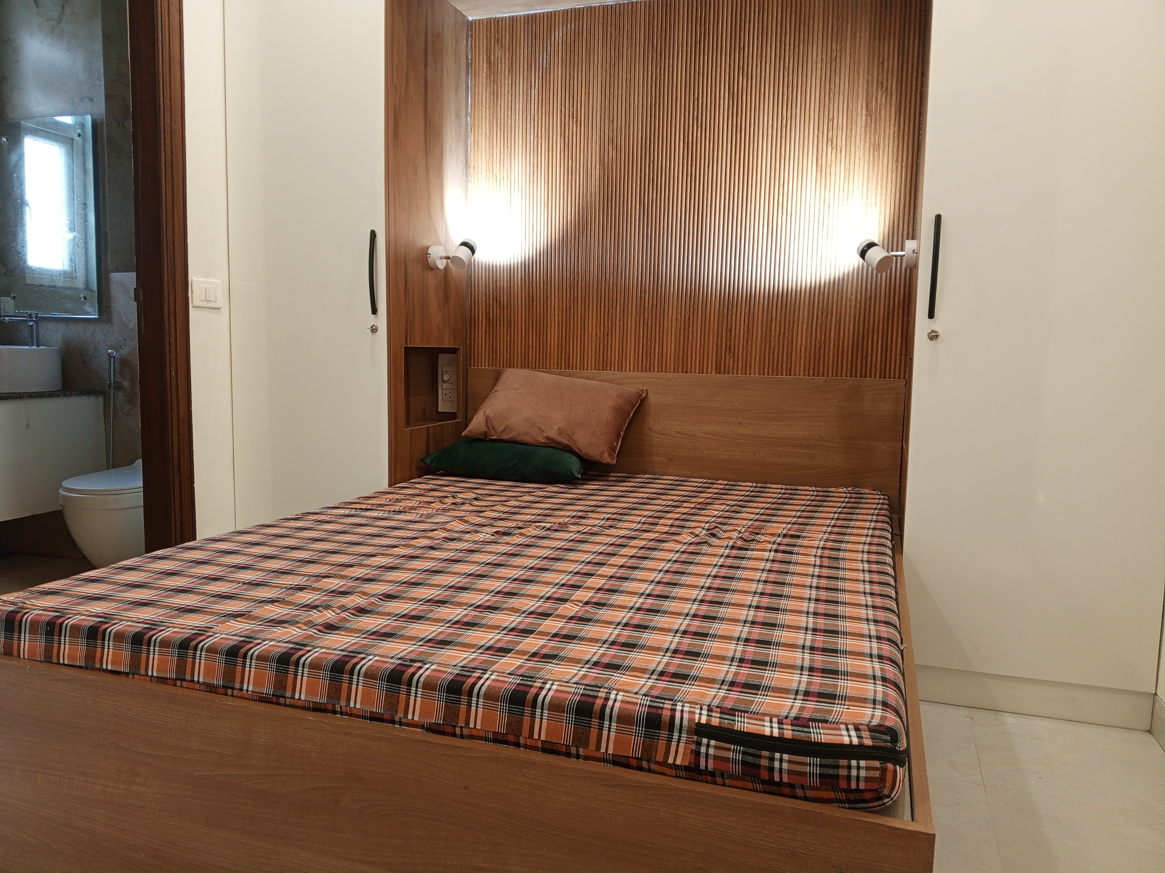 3 BHK + Study Room 1430 Sq.Ft. Apartment in CGHS HEWO Apartments