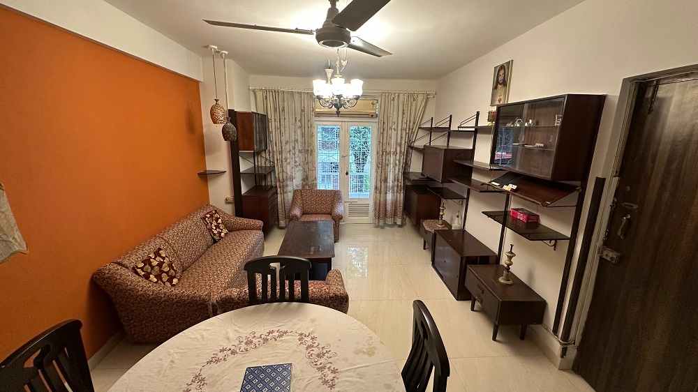 1.5 BHK + Pooja Room Apartment For Rent in Bandra West