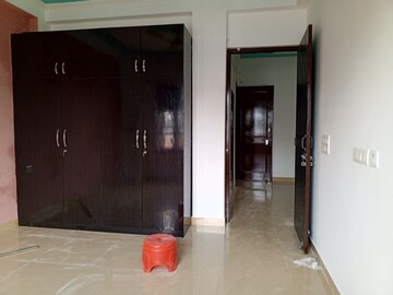 Building Lobby in 3 BHK Apartment at Park Royal Apartment, Sector 56 – for Rent