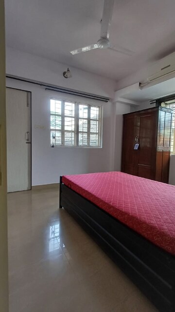 Bedroom in 1 BHK Apartment at Bandra West – for Rent