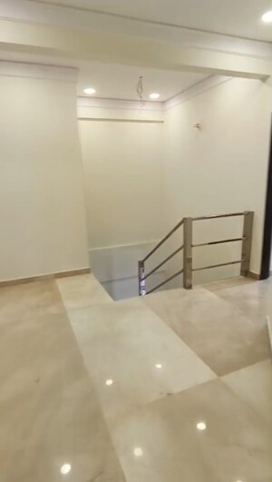 Corridor in 3.5 BHK Apartment at Rag Megh Malhar, Goregaon East – for Rent