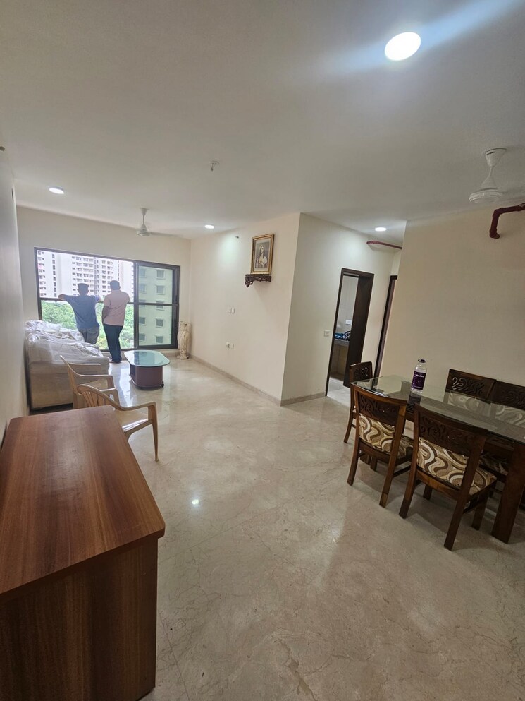 Living Room, pride-park-royale 2 Bedroom 742 Sq.Ft. Apartment In Andheri East Mumbai 9263432