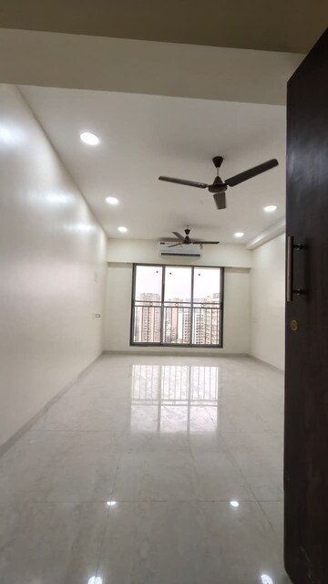 Room in 2 BHK Apartment at Pratham ARC Aura, Andheri West – for Rent