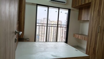 Room in 2 BHK Apartment at Pratham ARC Aura, Andheri West – for Rent