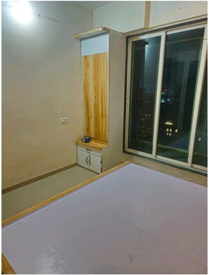 Room in 1 BHK Apartment at Mahavir Kalpavruksha, Ghodbunder Road – for Rent