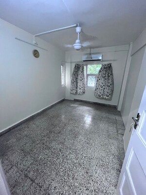 Room in 2 BHK Apartment at Bandra West – for Rent
